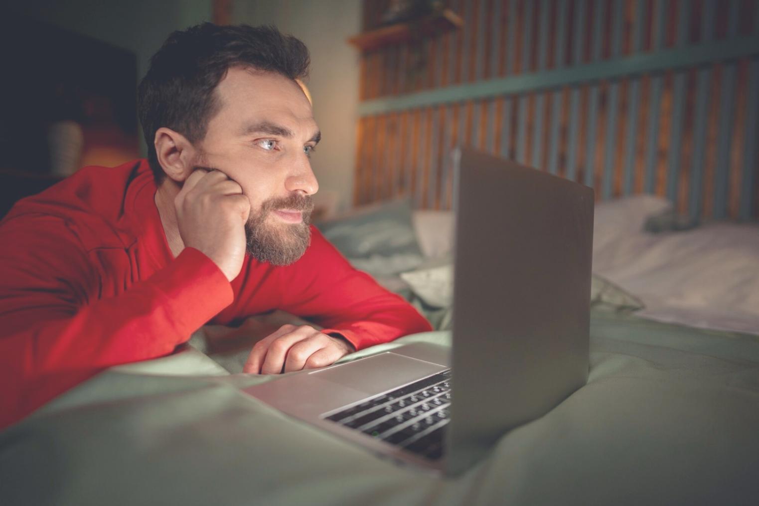 Analyse financière personnalisée avec graphiques et documents